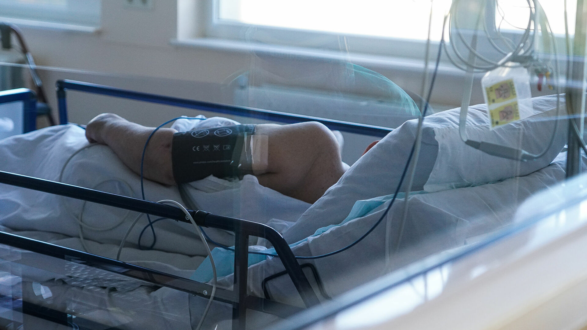 Больницы переполнены. Госпитализировано почти 900 человек