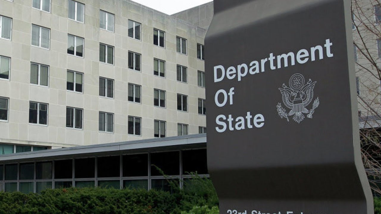 Госдеп США предписал семьям сотрудников посольства покинуть Украину Госдеп США предписал семьям сотрудников посольства покинуть Украину