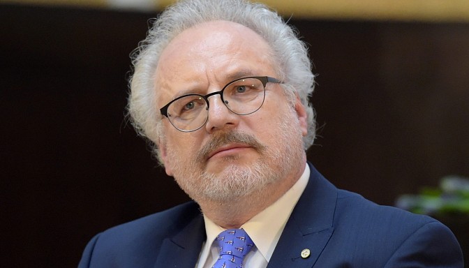 Президент Левитс уехал с визитом в Ватикан и Италию