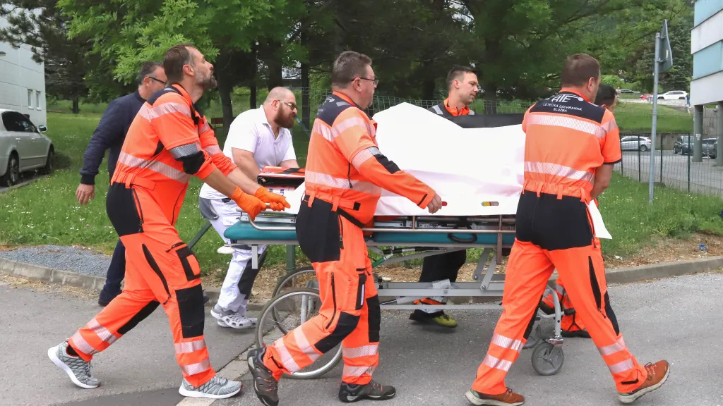 Ринкевич осудил покушение на словацкого премьера Фицо Ринкевич осудил покушение на словацкого премьера Фицо