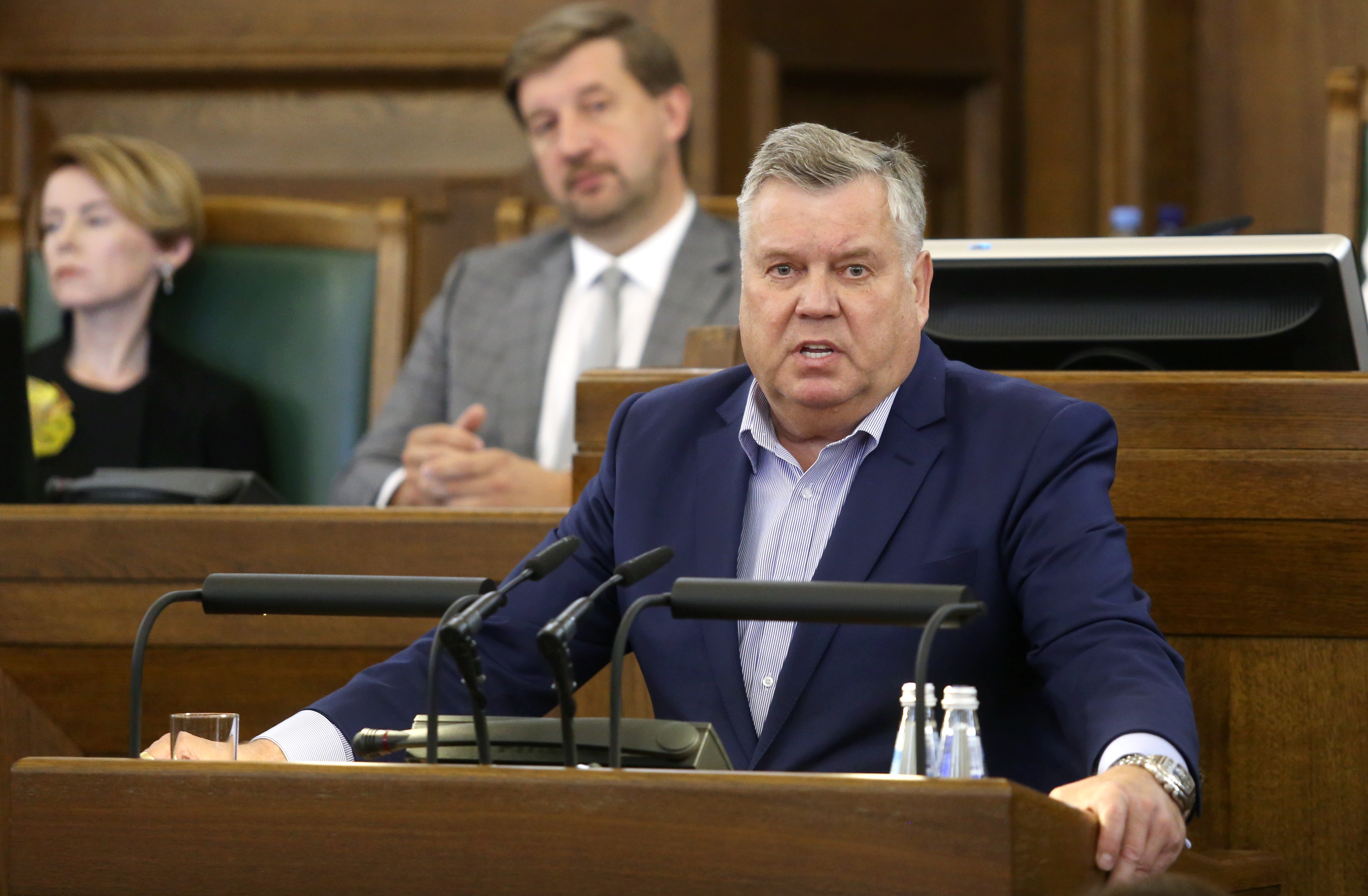 Урбанович призвал посвятить больше энергии стране и всему ее народу