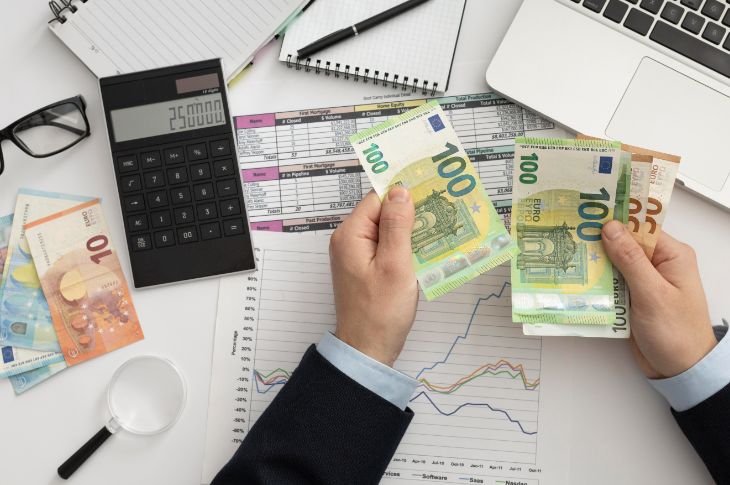 65% жителей Латвии имеют кредиты
