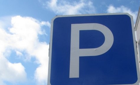 Что, в России вам было тесно? По соцсетям расходится шутка полицейского про ДТП в Риге