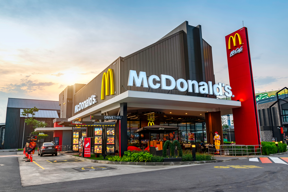 McDonald's уходит из России - это 62 000 рабочих мест и $147 млн в год налогов