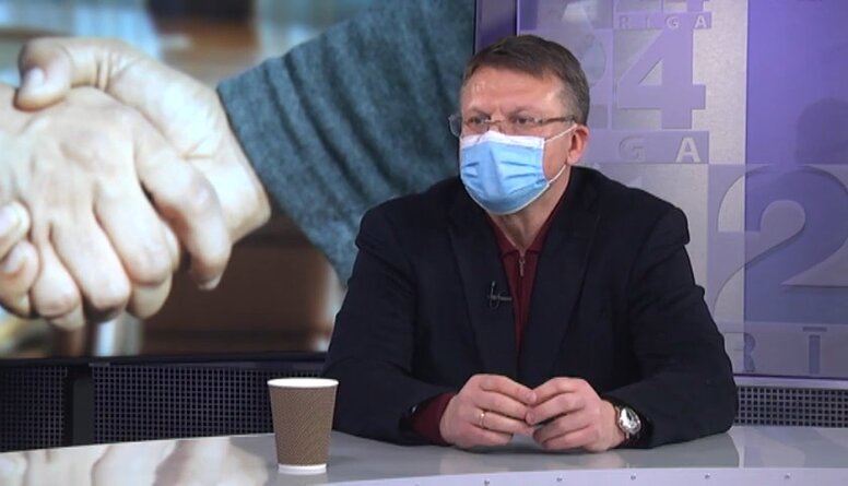Шлесерс заявил, что будет судиться с Кариньшем и Левитсом