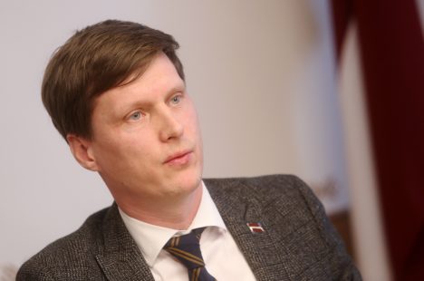Зачем весь этот сыр-бор с eID картой? Ральф Немиро в недоумении