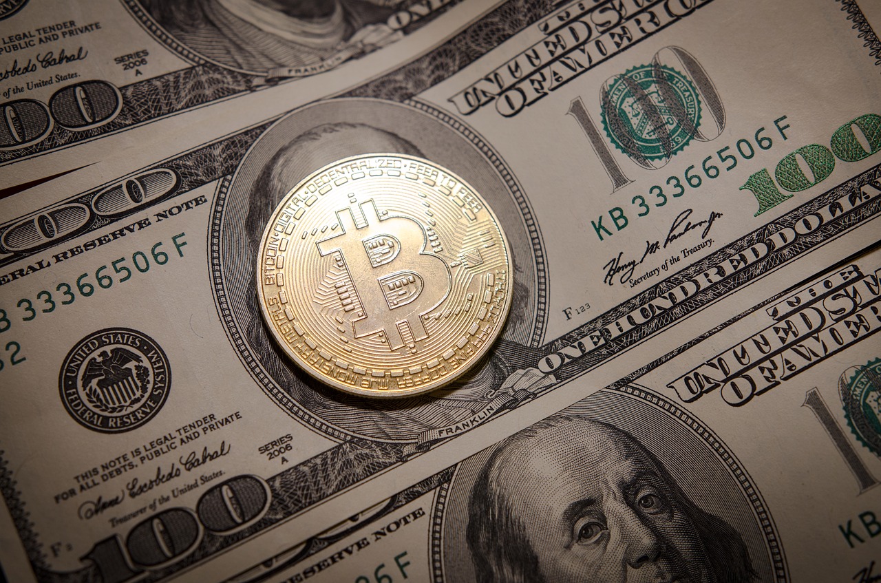 Стоимость биткоина превысила 52 тысячи долларов