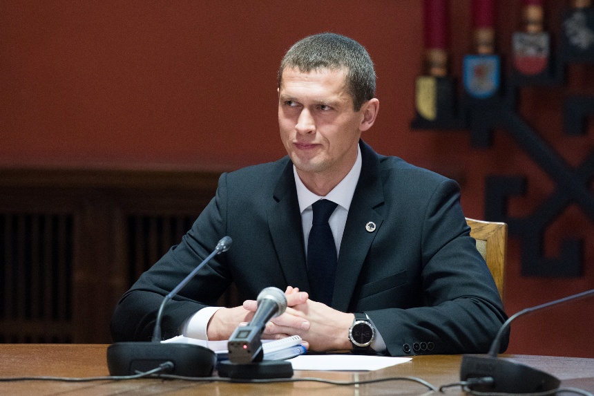 Юрашс, отправившийся добровольцем на Украину, сложил мандат депутата