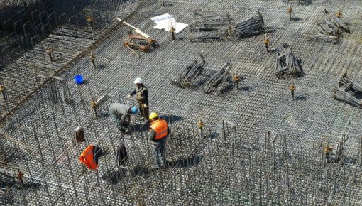 Строительная отрасль остро нуждается в работниках: больше 2 тысяч вакансий