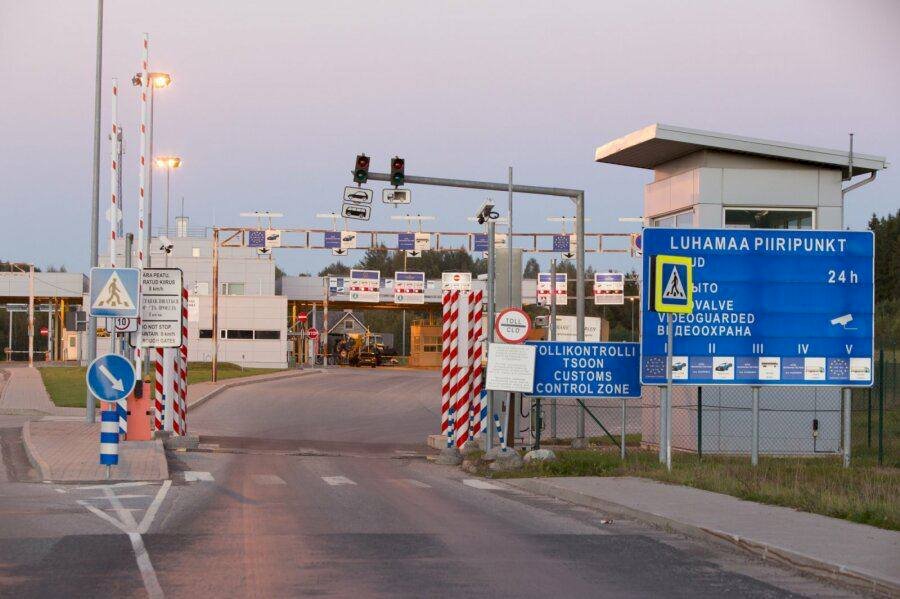 Автомобилист из Латвии без остановки пересек погранпункты Эстонии и России