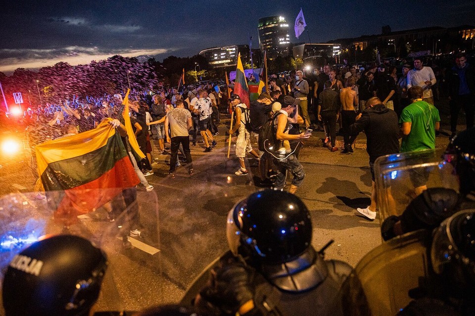 После беспорядков в Вильнюсе запретили проводить митинги