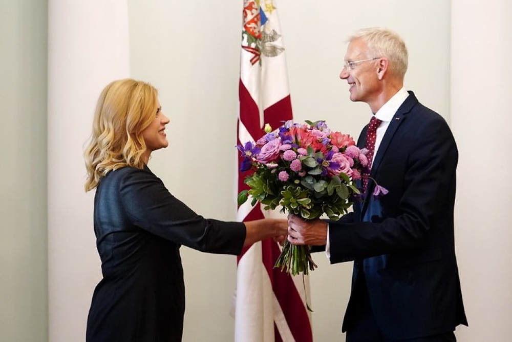 Силиня созвала комиссию для оценки ответственности за рейсы Кариньша