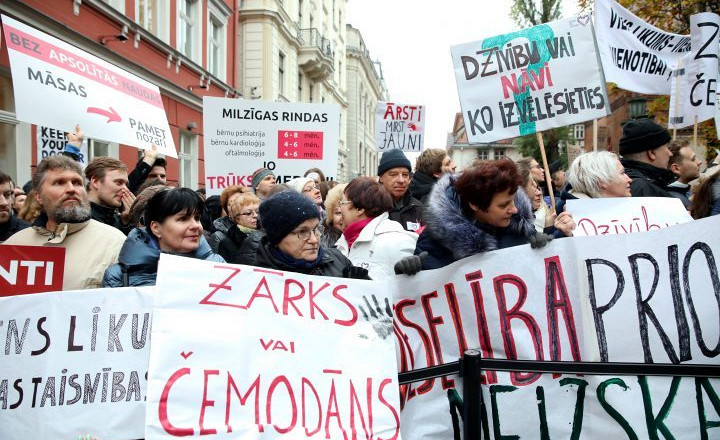 В июле латвийские медики проведут забастовку