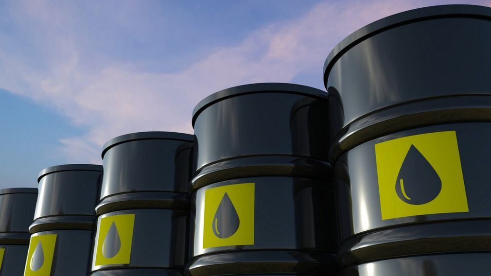 Утечка нефтепродуктов под Сигулдой: загрязнение на площади 400 м2