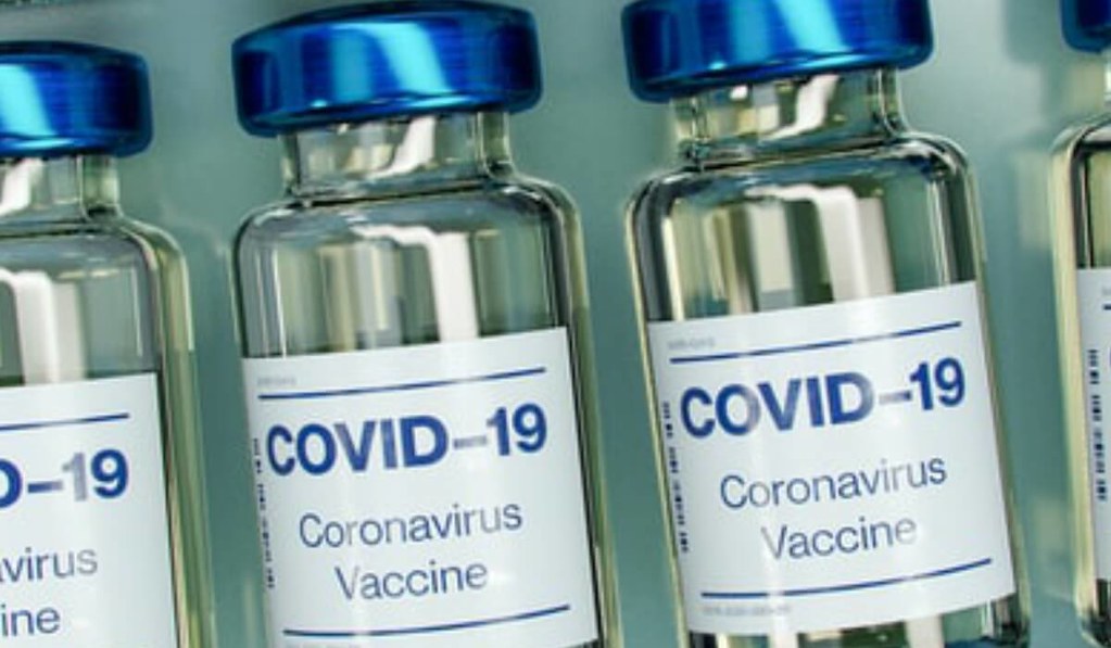 Как минимум одну прививку от Covid-19 получили уже 51% населения