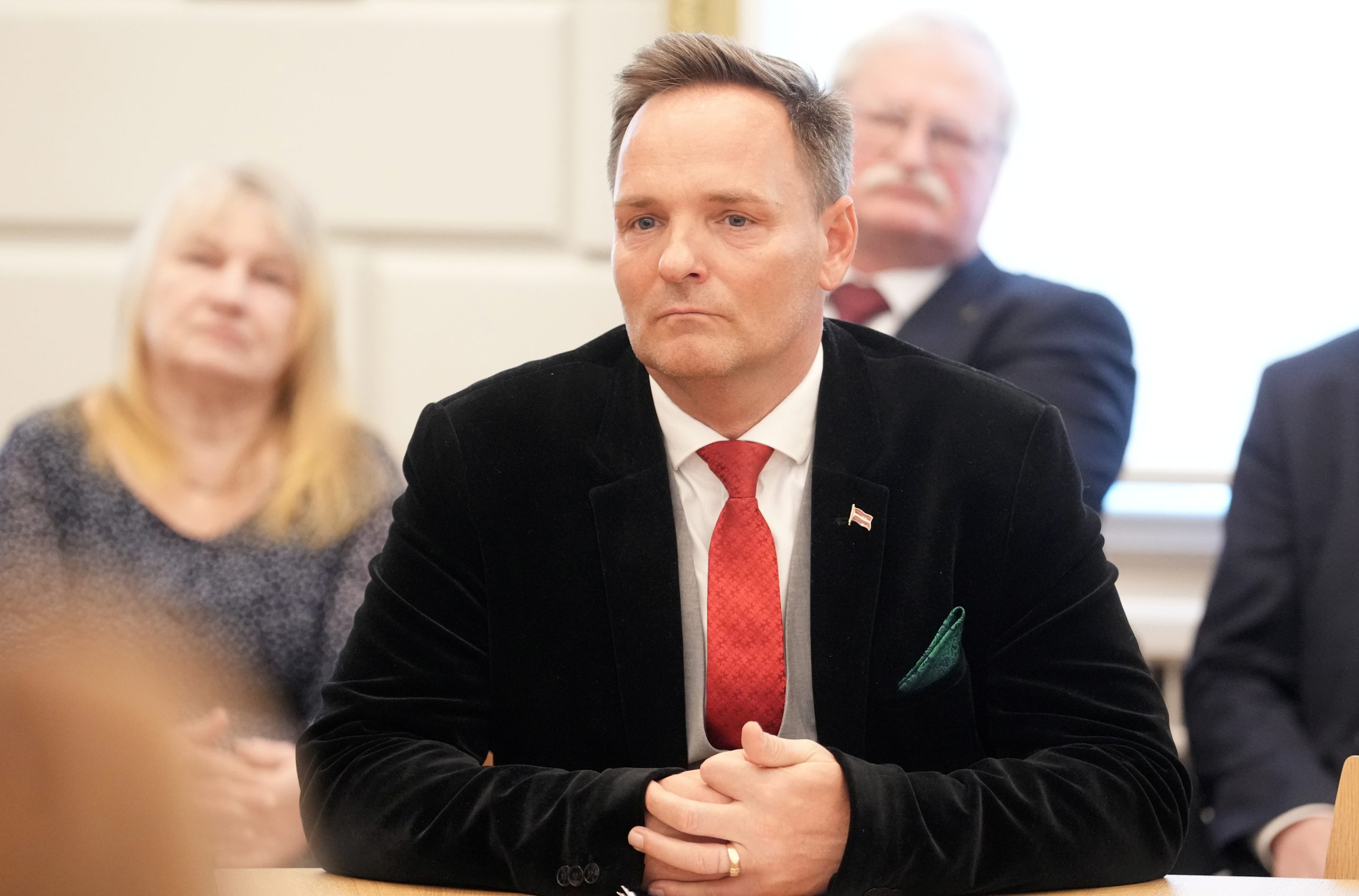 Kokrūpnieku lietā aizturēts zemkopības ministrs un Valsts kancelejas direktors