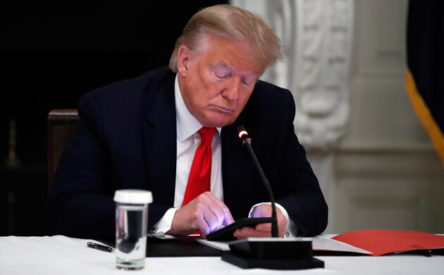 Трамп планирует приобрести свою собственную соцсеть Трамп планирует приобрести свою собственную соцсеть