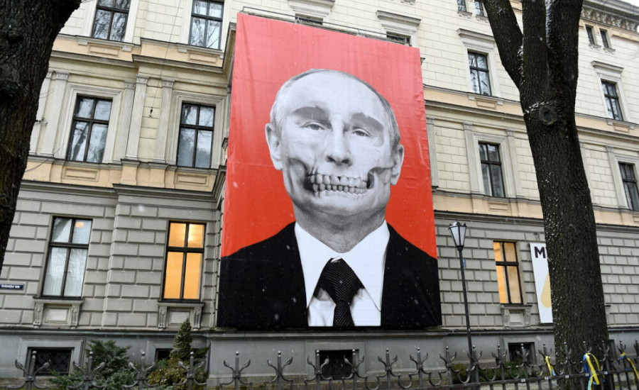 Со стены Музея медицины исчез Путин. Что случилось с плакатом? Со стены Музея медицины исчез Путин. Что случилось с плакатом?