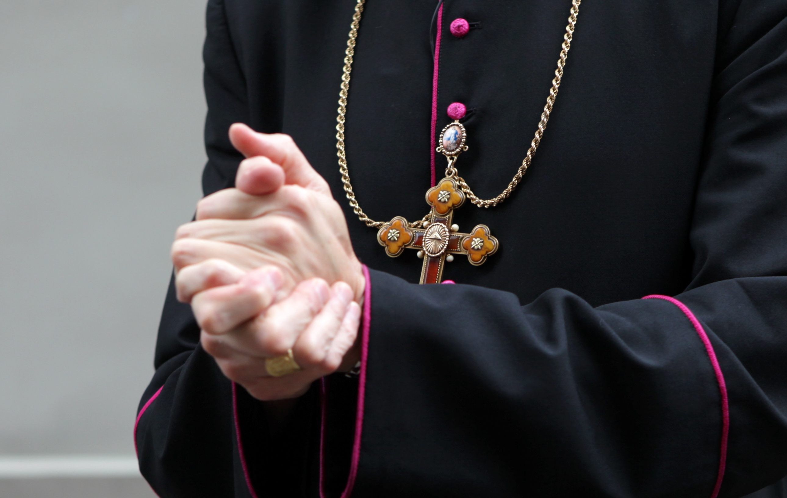 Prāvests Stepanovs pēc paša iesnieguma atbrīvots no priestera pienākumiem