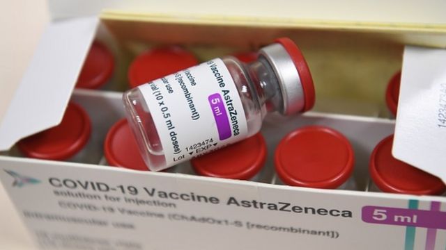 Медикам сделали первые прививки вакциной AstraZeneca Медикам сделали первые прививки вакциной AstraZeneca
