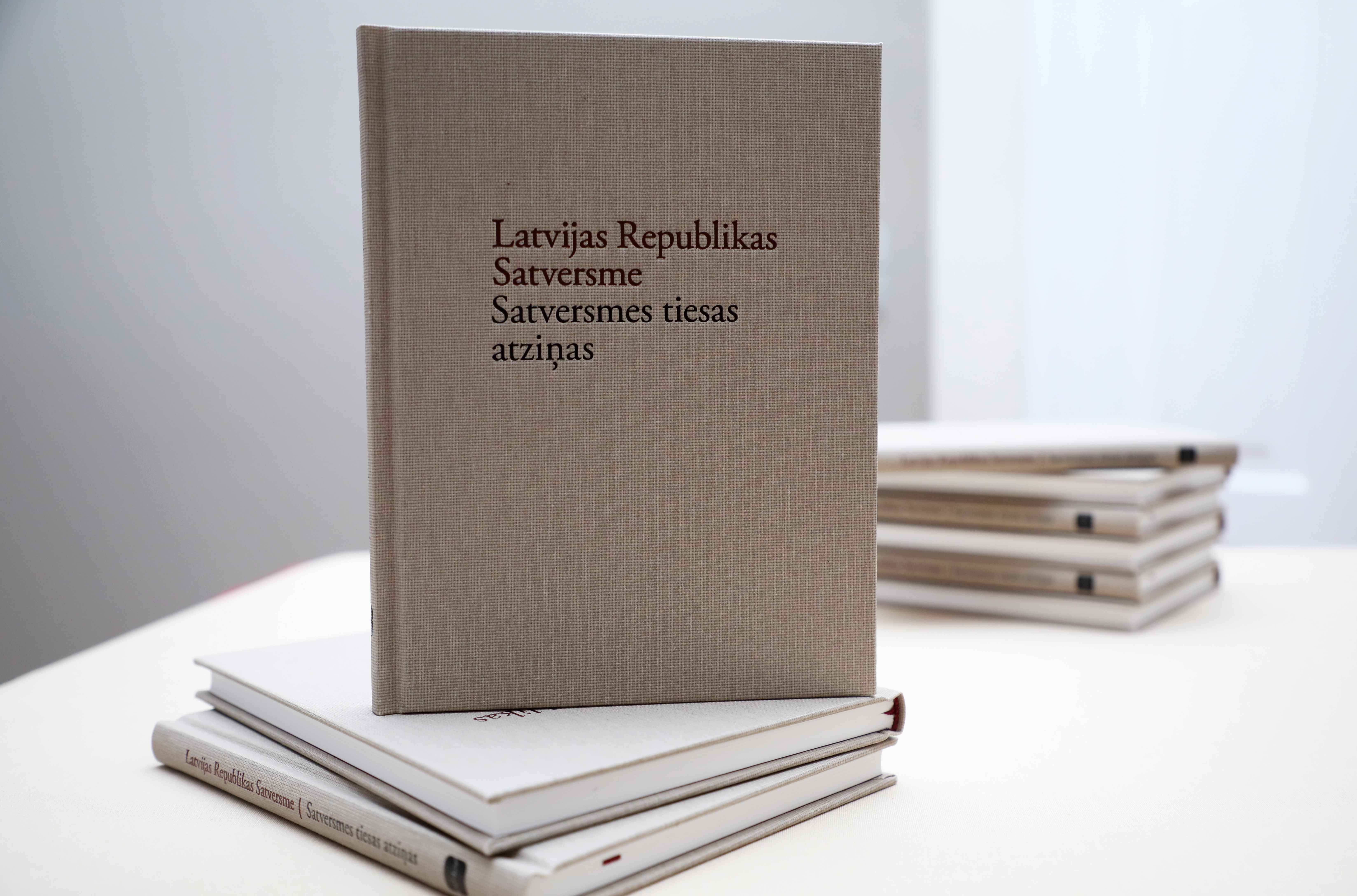 Satversmes tiesa vērtēs normas par liegumu karavīram darboties politiskās partijās Satversmes tiesa vērtēs normas par liegumu karavīram darboties politiskās partijās