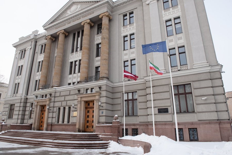 Некому контролировать санкции. МИД жалуется на зарплаты и нехватку сотрудников
