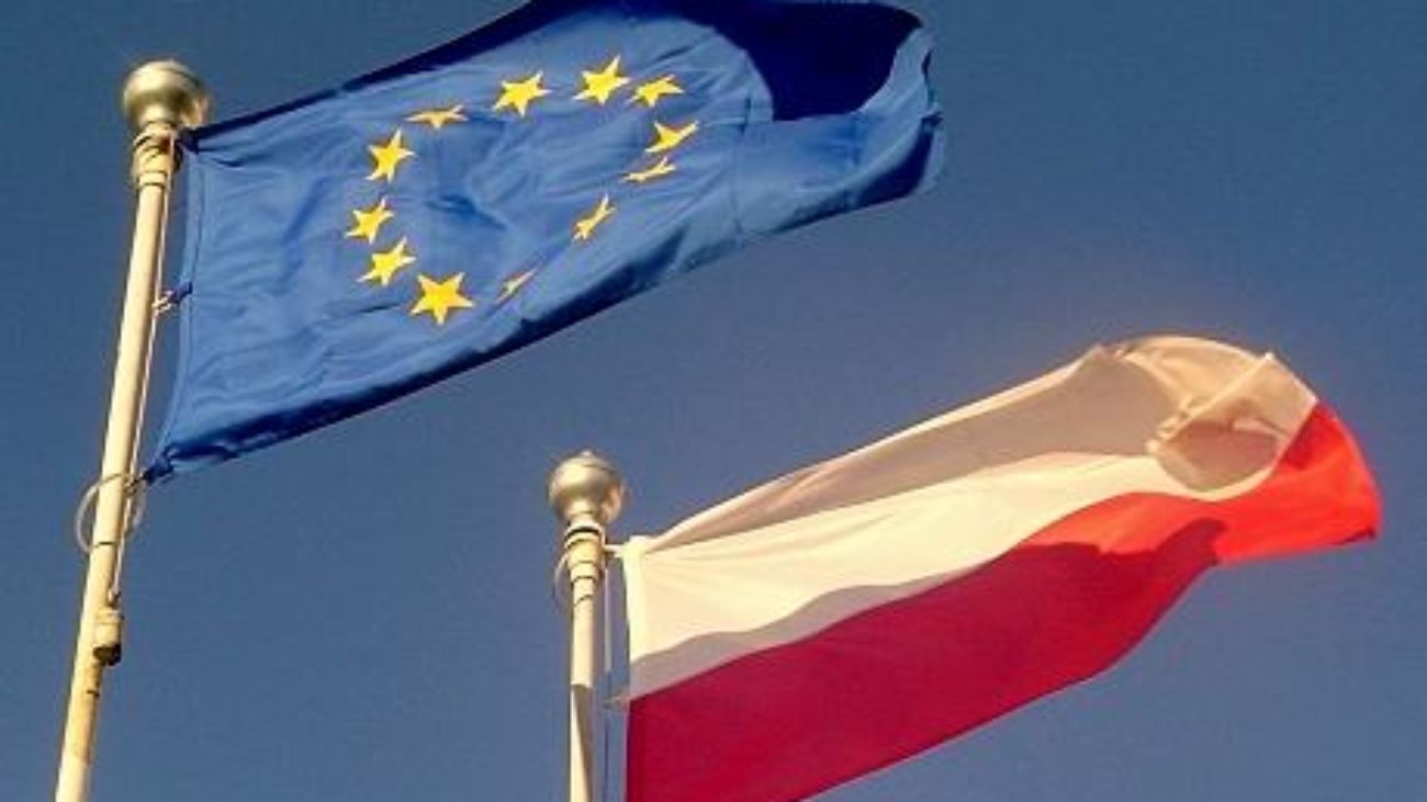 Евросоюз собирается урезать финансирование Польше Евросоюз собирается урезать финансирование Польше