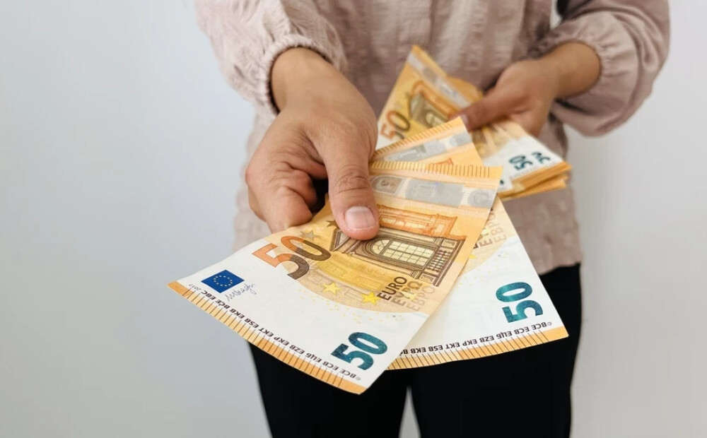 За десять месяцев мошенники выманили у людей 13,7 млн евро