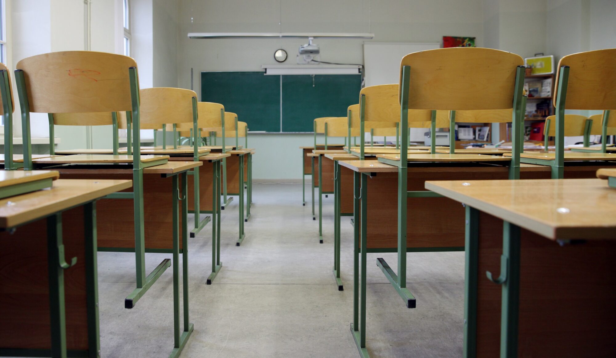 Rīgā divās pašvaldības skolās ieviests MI mācībstundu asistents