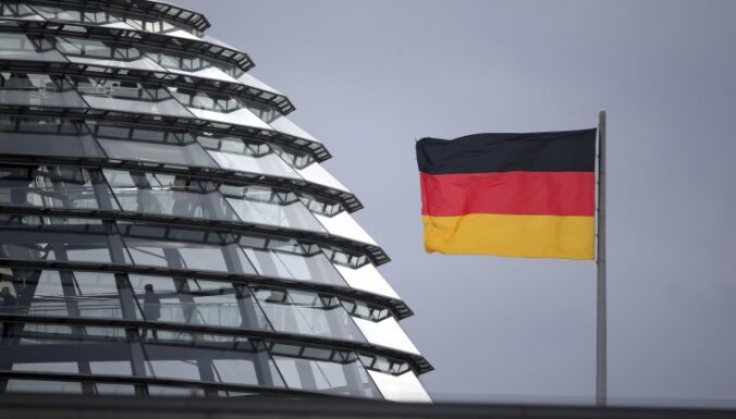 Власти Германии договорились о смягчении ограничений по COVID-19