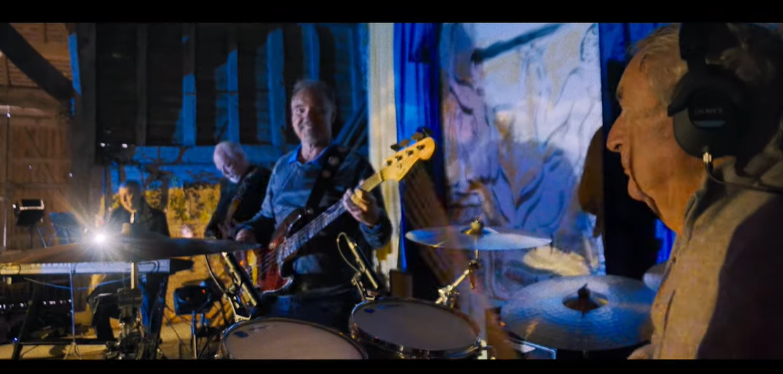 Pink Floyd выпустили сингл в поддержку Украины. Это первый релиз группы с 1994 года
