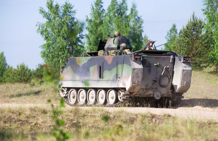 Литва передаст Украине дополнительные бронетранспортеры и боеприпасы