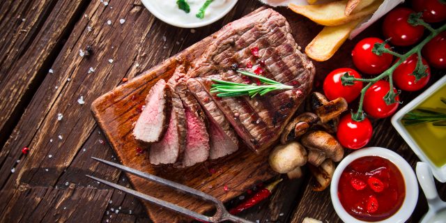 В Японии назвали мясо главным продуктом для продления жизни