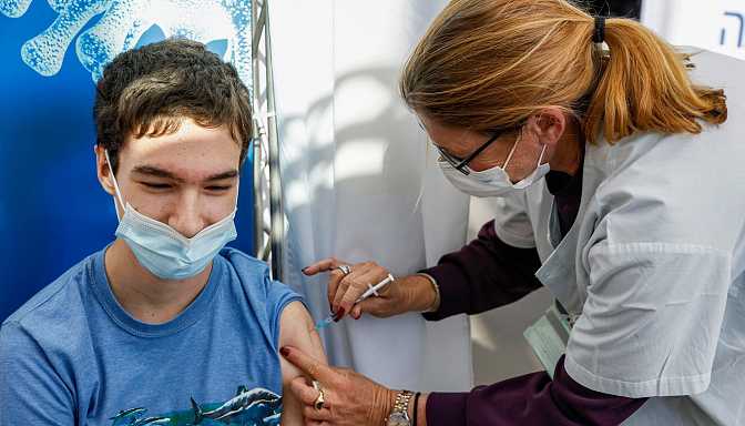 На вакцинацию от Covid-19 записались 1567 подростков