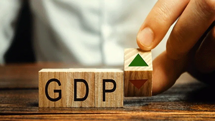 ВВП вырос за полгода на 4,7%. Но экономисты ожидают краткосрочную рецессию