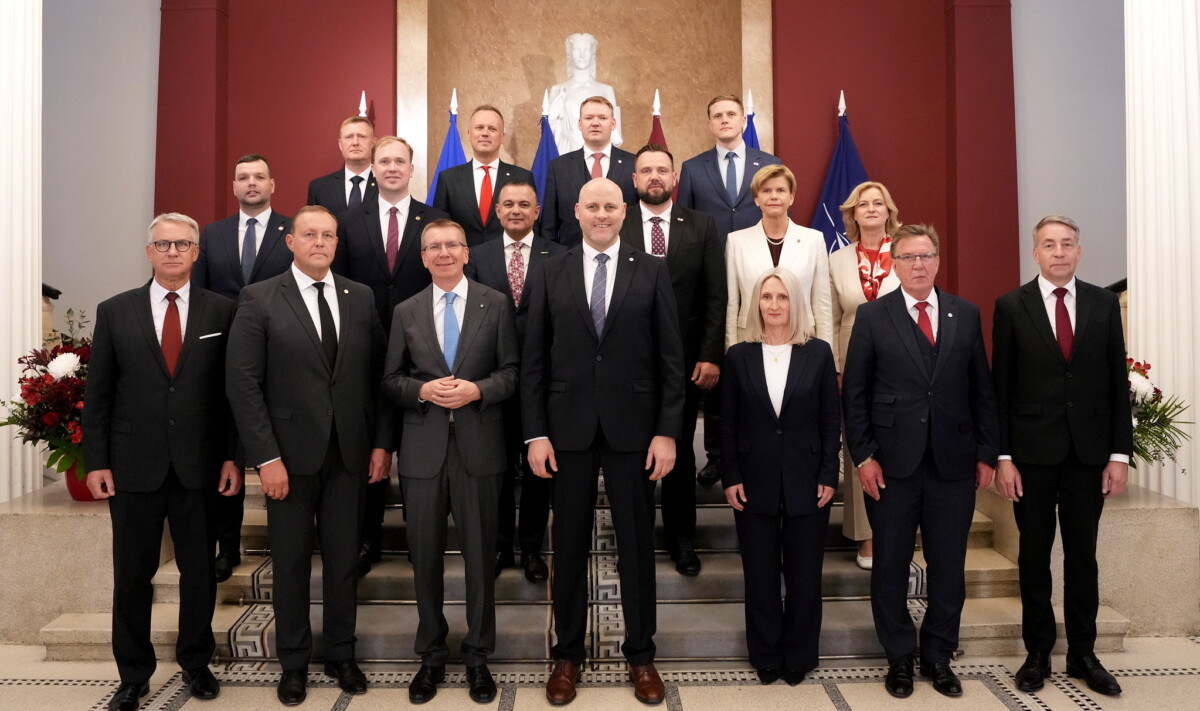 Valdību nomaiņa atlaišanas pabalstos izmaksās vismaz pusmiljonu eiro