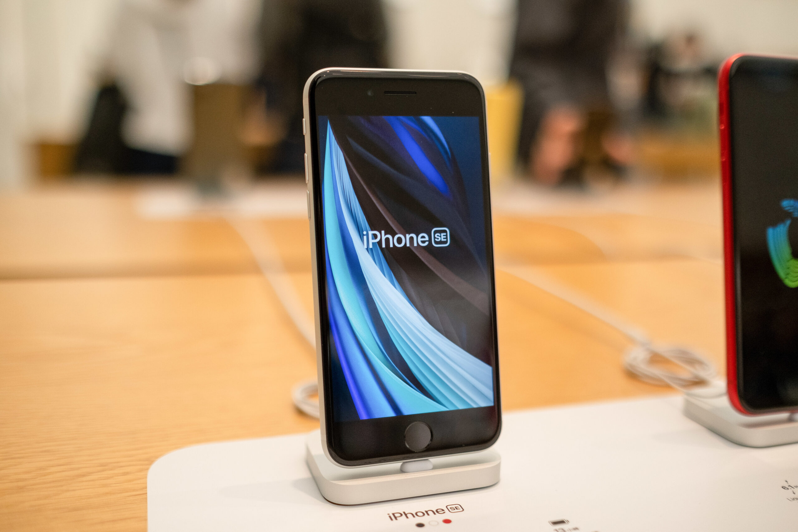 У нового бюджетного iPhone будет обновленный дизайн У нового бюджетного iPhone будет обновленный дизайн