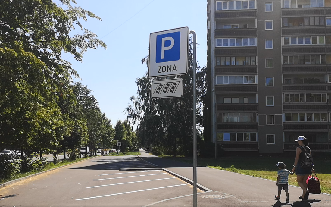 Бесплатные парковки в микрорайонах: построили, но не спешат открывать