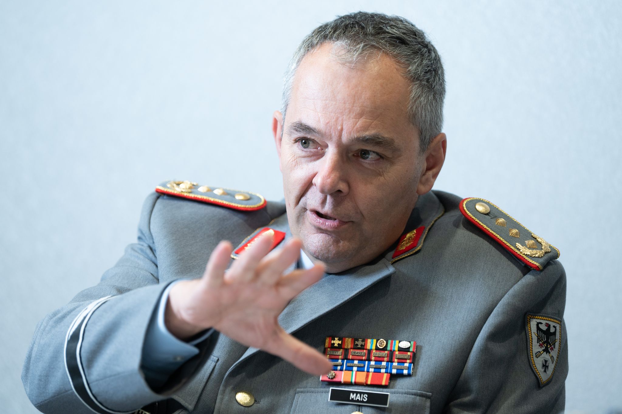 Главнокомандующий сухопутных сил ФРГ: сначала оруже Бундесверу, а Украине - только излишки Главнокомандующий сухопутных сил ФРГ: сначала оруже Бундесверу, а Украине - только излишки