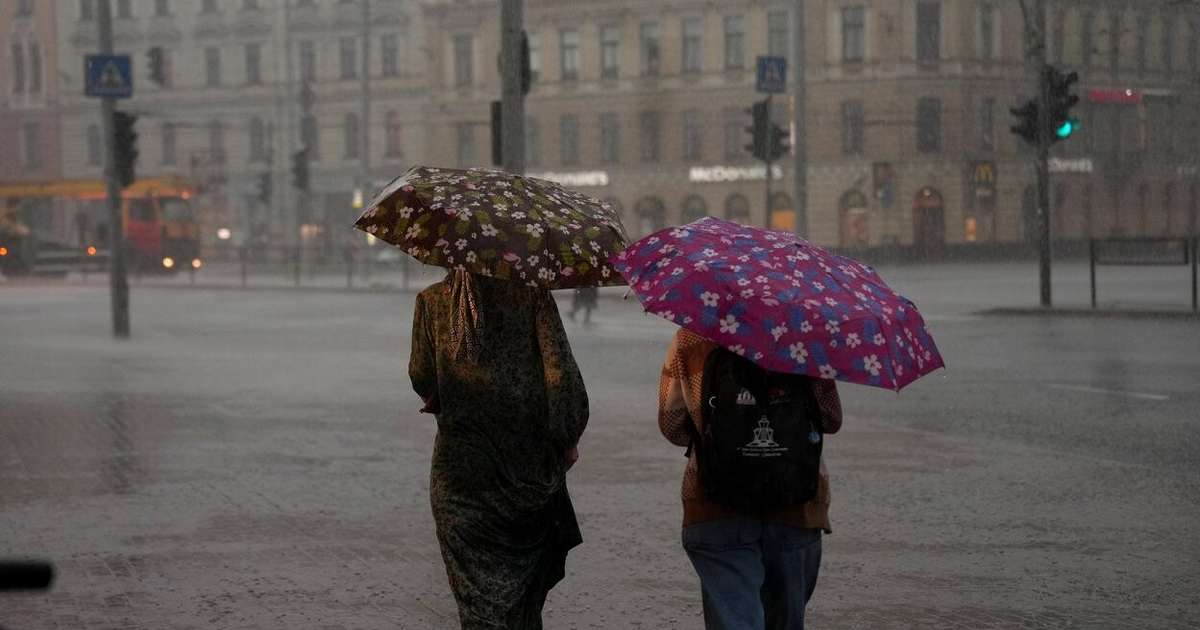 В выходные будет тепло, ветрено и дождливо