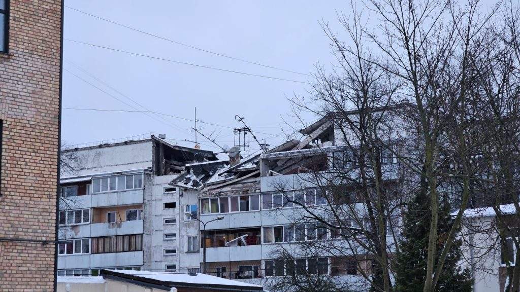 Поврежденный взрывом газа дом на улице Баускас можно восстановить