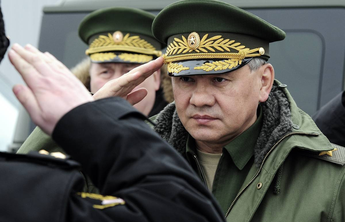 Шойгу: Россия перебросила к западным границам две армии и три соединения ВДВ