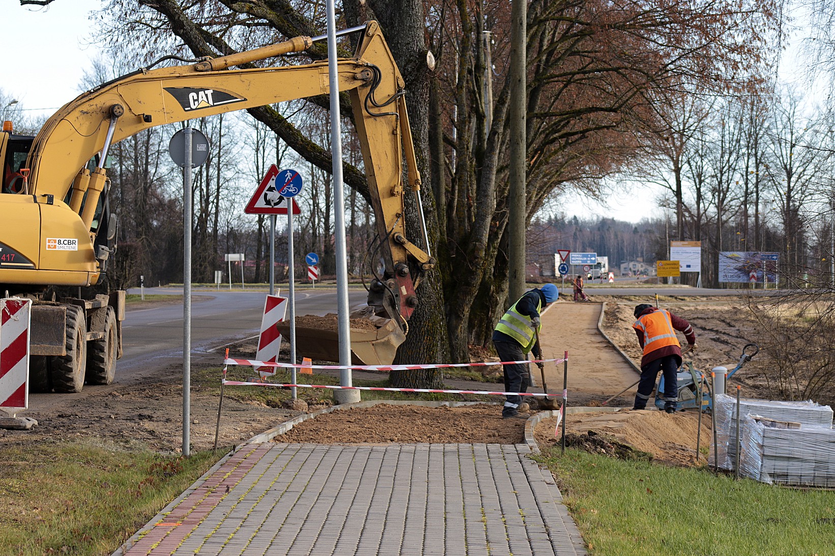 Šonedēļ remontdarbi notiek 42 valsts ceļu posmos Šonedēļ remontdarbi notiek 42 valsts ceļu posmos