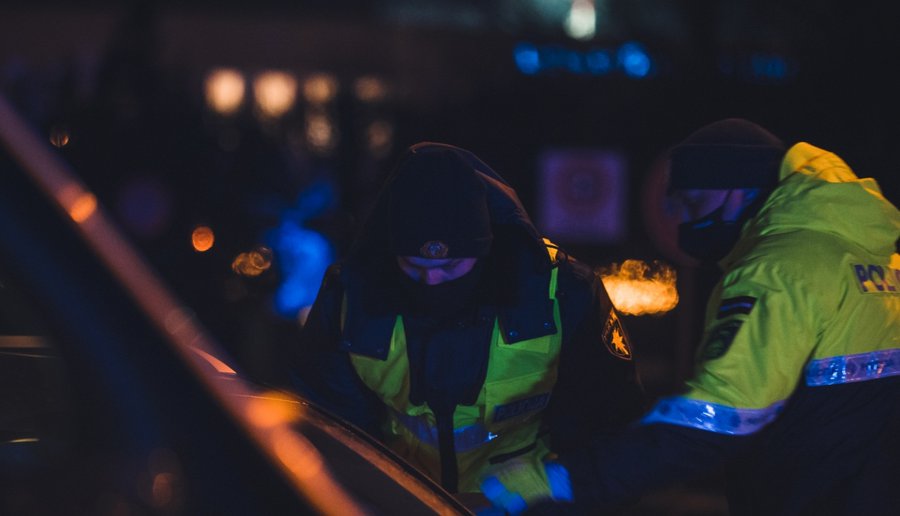 Полицейские перегружены. Возможно отменят комендантский час Полицейские перегружены. Возможно отменят комендантский час