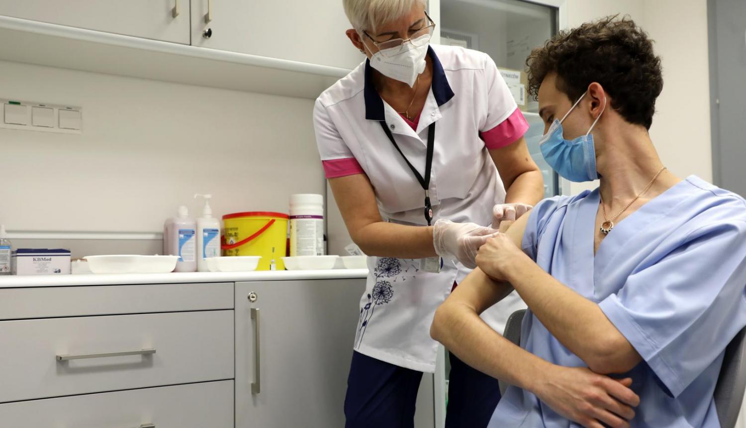 Запрет на вакцинацию от Covid-19 относится только к людям с тяжелой аллергической реакцией