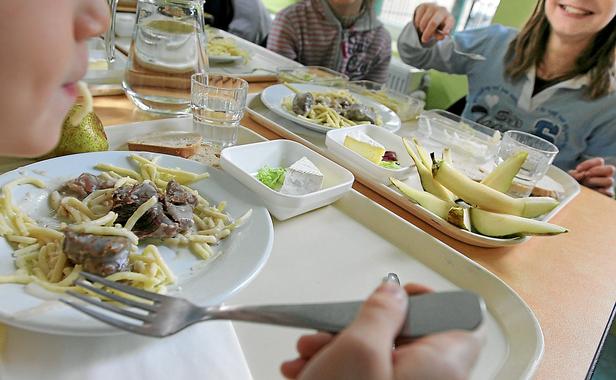 В школьных столовых Лиона запретили мясо. Виноват коронавирус? В школьных столовых Лиона запретили мясо. Виноват коронавирус?