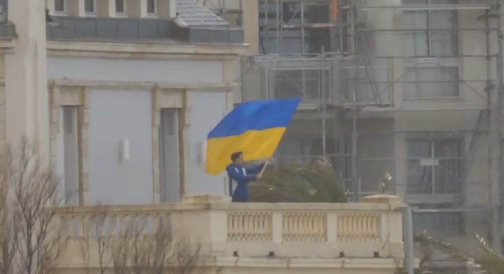 Французский активист захватил виллу дочери Путина в Биаррице Французский активист захватил виллу дочери Путина в Биаррице