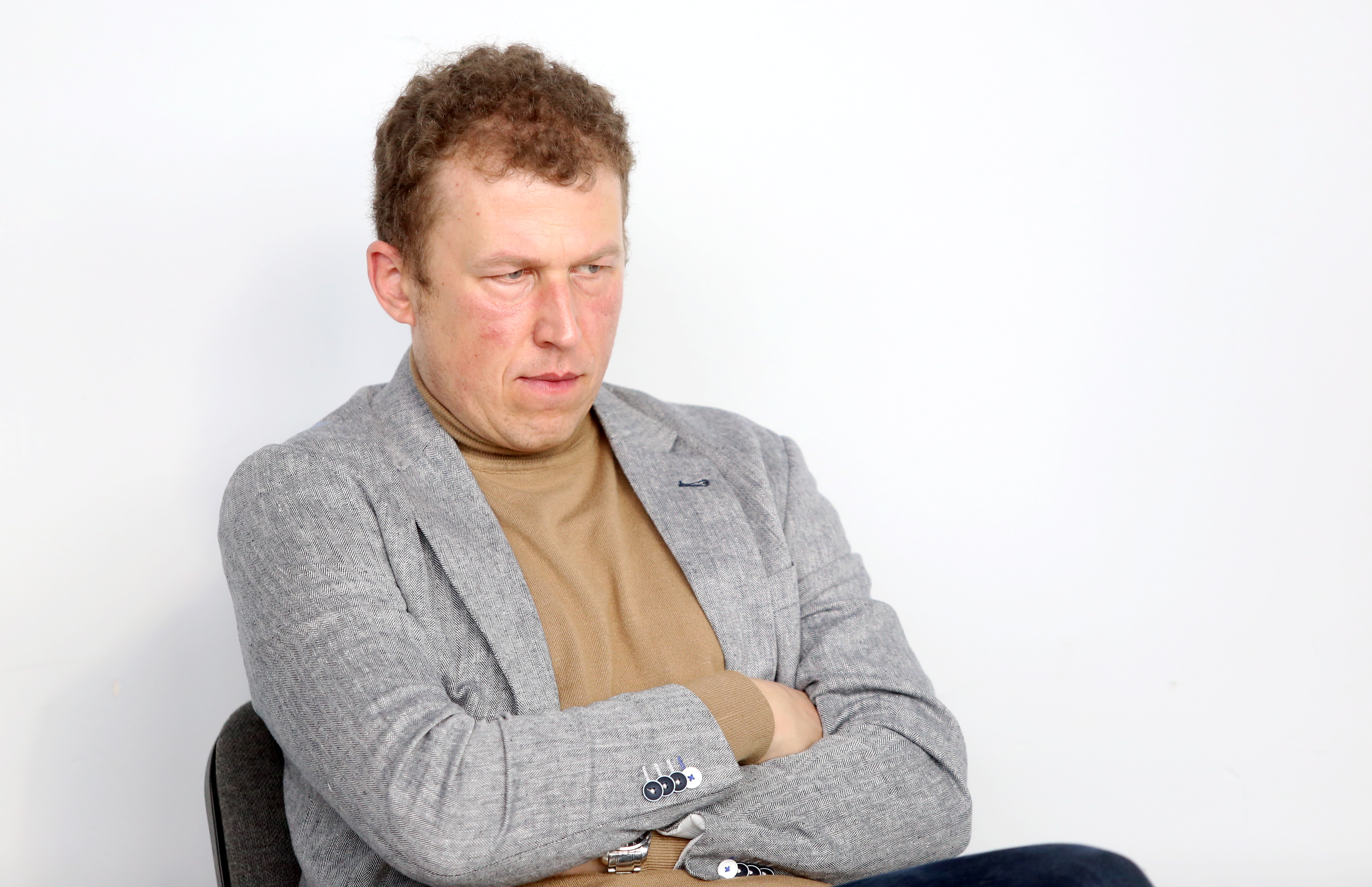 Психотерапевт: принимать решения о смене пола до 18 лет неразумно. Это скорее политический вопрос