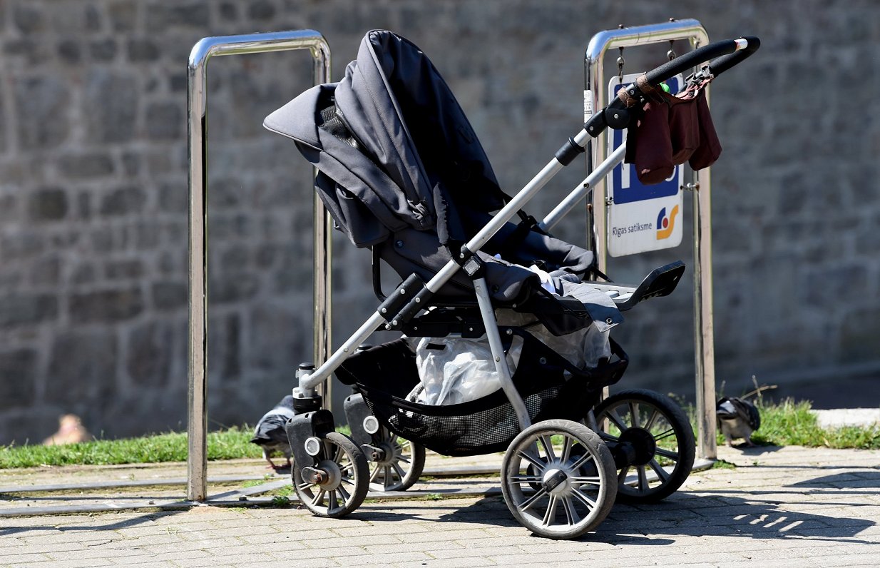 Vecāku pabalstu nepiešķirs par bērnu, kurš pastāvīgi nedzīvo Latvijā, ES, EEZ vai Šveicē Vecāku pabalstu nepiešķirs par bērnu, kurš pastāvīgi nedzīvo Latvijā, ES, EEZ vai Šveicē