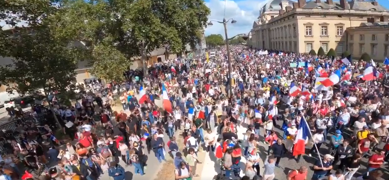 Новые "антисертификатные" протесты во Франции. Французы снова выходят на улицу